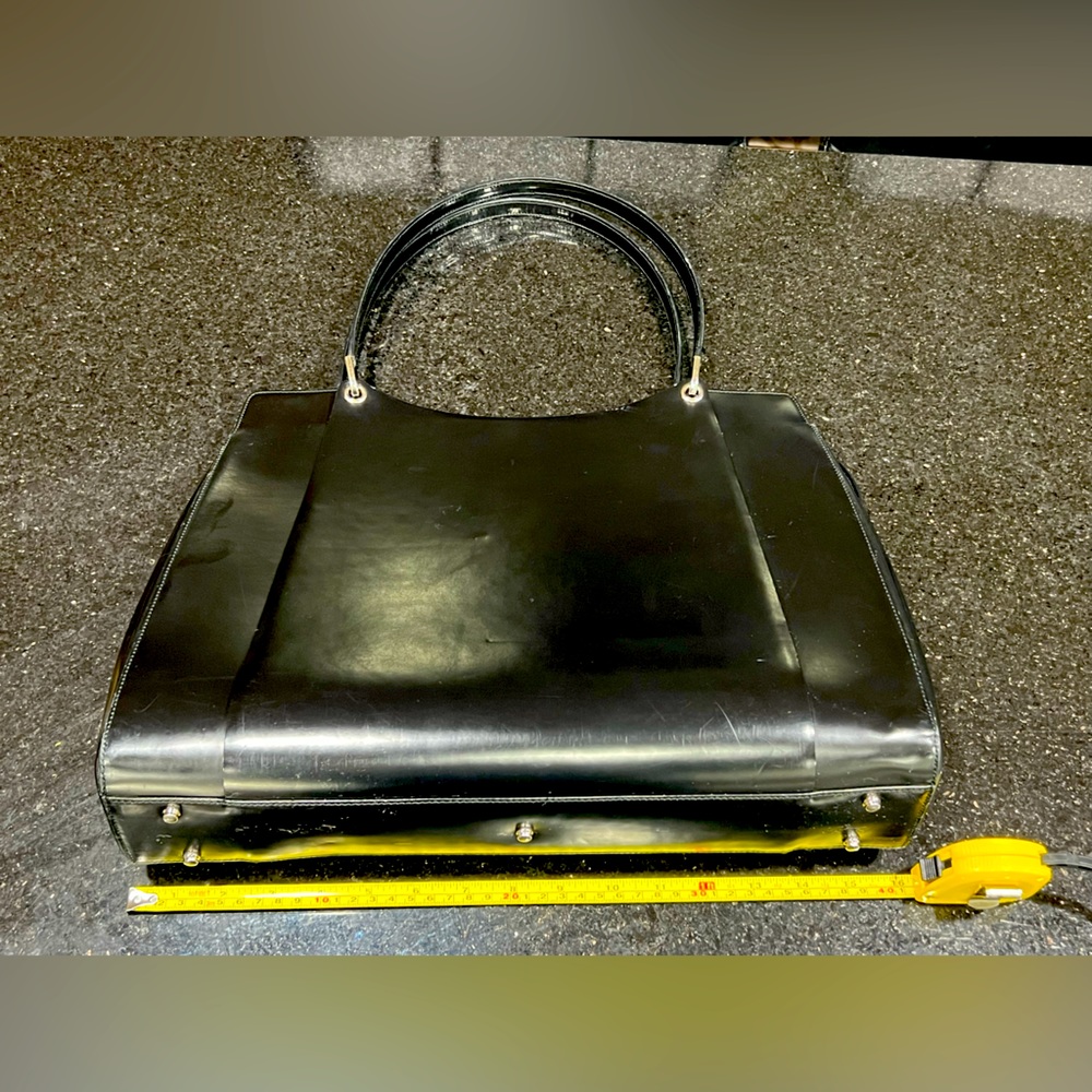 Vintage Bally shoulder bag in good condition